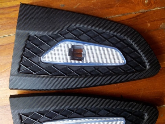 ขาย ครอบไฟแก้ม ไฟเลี้ยว แท้ มากับรถไททั่น ติดลายเคฟล่า