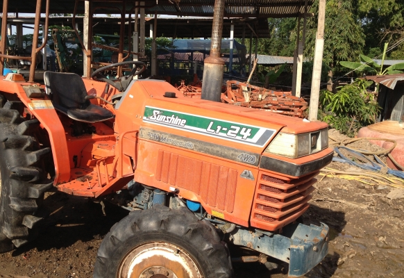 ขาย L 1  24 di  สภาพดี แน่น สีเดิมๆทั้งคัน อุปกร 2 ชิ้น125000-  ครับ