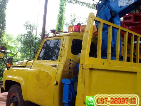 รถบรรทุก 6 ล้อ  ขนาดใหญ่ติดเครน ตัวรถ NISSAN