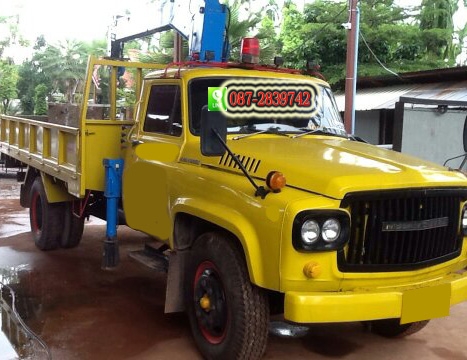 รถบรรทุก 6 ล้อ  ขนาดใหญ่ติดเครน ตัวรถ NISSAN