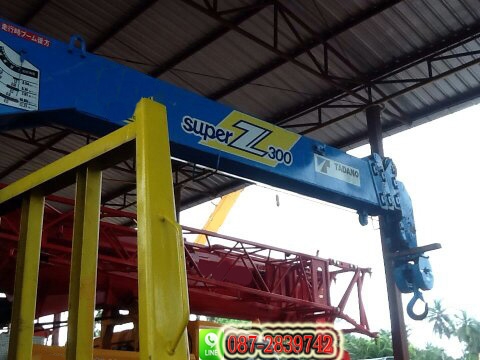 รถบรรทุก 6 ล้อ  ขนาดใหญ่ติดเครน ตัวรถ NISSAN