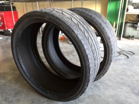 ขาย ยาง 225/235/35/19  มี2ชุดเอาไปสำลองใช้ได้ขายเส้นละ750.-