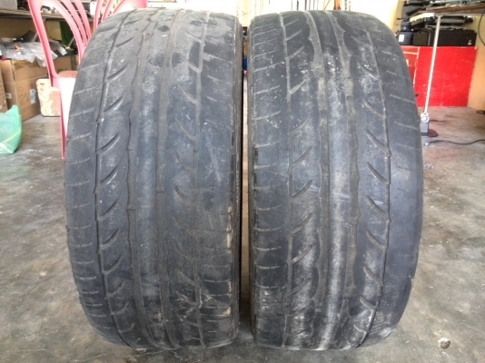 ขาย ยาง 225/235/35/19  มี2ชุดเอาไปสำลองใช้ได้ขายเส้นละ750.-