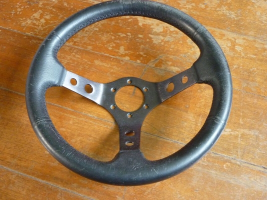 พวงมาลัยก้านยก WD