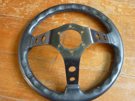 พวงมาลัยก้านยก WD