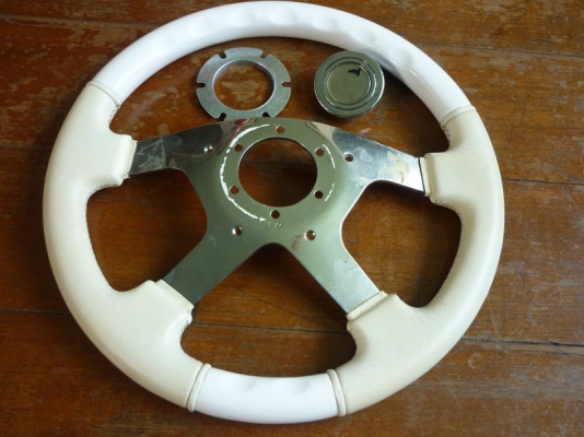 พวงมาลัยก้านยก WD