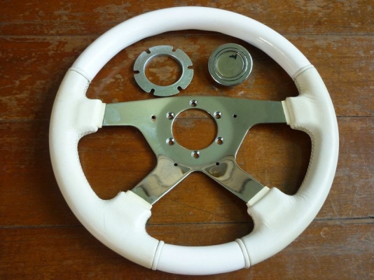 พวงมาลัยก้านยก WD