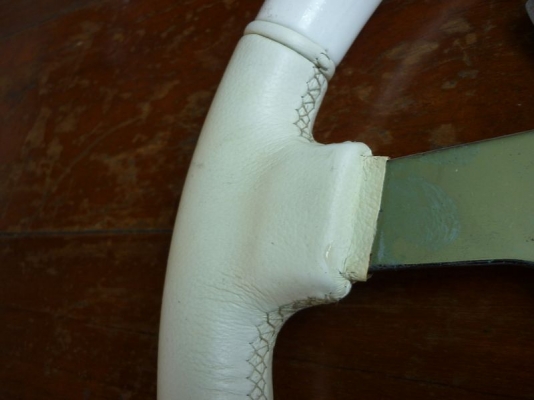 พวงมาลัยก้านยก WD