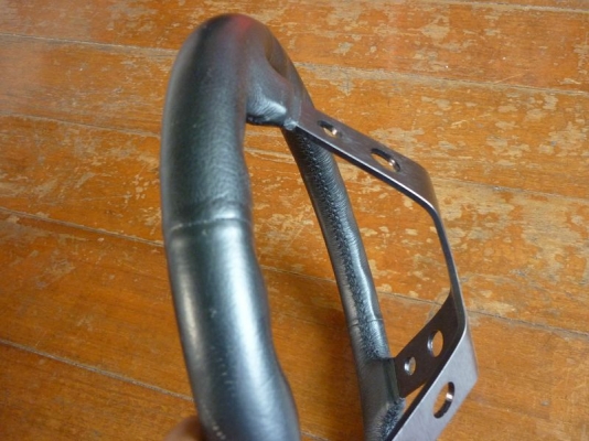 พวงมาลัยก้านยก WD