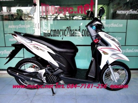 CLICK 125 i  สี ขาวเทา สีสวยสะอาดตา ไมล์ 5 พันโล  ฟรีค่าโอน  31900