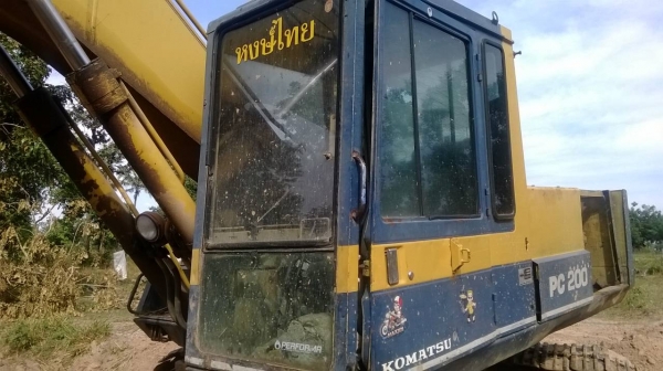 ขาย KOMUTSU PC200-3 สภาพดี พร้อมใช้งานครับ