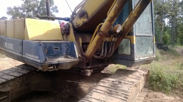 ขาย KOMUTSU PC200-3 สภาพดี พร้อมใช้งานครับ