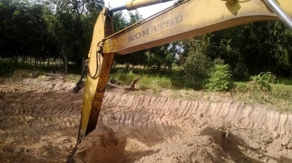 ขาย KOMUTSU PC200-3 สภาพดี พร้อมใช้งานครับ