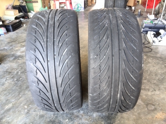 ขาย ยาง 225/235/35/19  มี2ชุดเอาไปสำลองใช้ได้ขายเส้นละ750.-