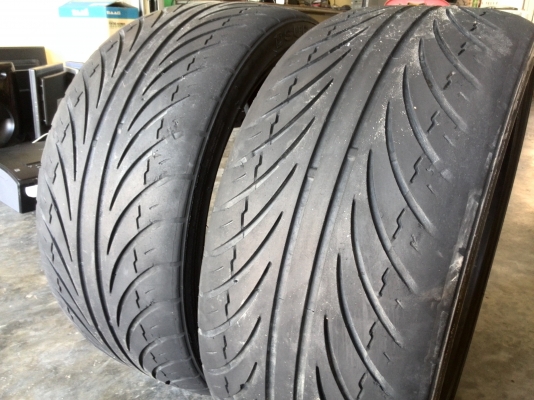 ขาย ยาง 225/235/35/19  มี2ชุดเอาไปสำลองใช้ได้ขายเส้นละ750.-