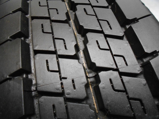 ขายล้อกระทะ Isuzu d-max พร้อมยาง Dunlop 215/70/15 ปี 13 ถอดป้ายแดง/ใส่-ถ่วงฟรีค่ะ