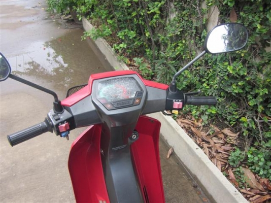 ขาย Suzuki Crystal สตราท์มือเดิมๆออกห้างสภาพสวยมีทะเบียนพร้อมโอนไม่ขาดต่อราคา 7500 บาทครับ