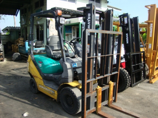 +++++ ขายด่วน !!! รถโฟล์คลิฟท์  KOMATSU  FG15-20  (รุ่นใหม่ล่าสุด) เครื่องเบนซิน +แก๊ส  เสา 3 เมตร  เกียร์ออโตเมติค  งา 1,070  มม.  ยางตัน  ********* สนใจเข้ามาลองรถก่อนได้  ราคาคุยกันได้ครับ **********