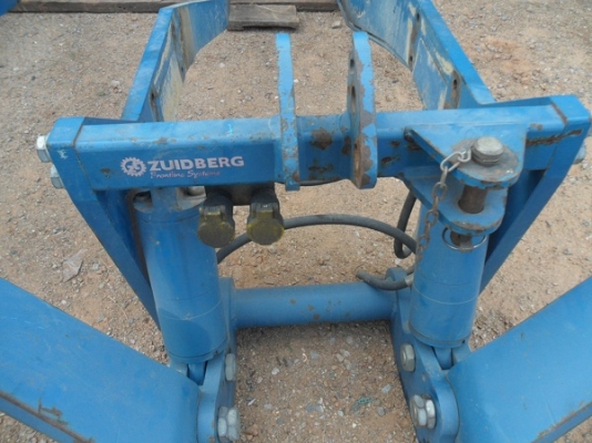 ขายชุดไฮดรอลิกแขนยกหน้ารถไถฟอร์ด รุ่น10S/40NH** กระบอกไฮดรอลิกขนาดใหญ่มาก **ตรงรุ่นNH40/TSของมาอาทิตย์หน้าครับ