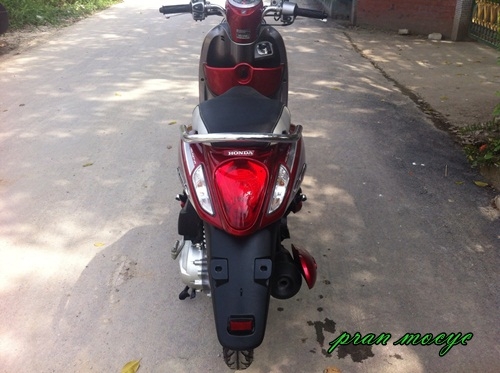 ขายscoopy-iสีเเดงเทา ปี2013 ขายscoopy-iสีเเดงเทา ปี2013