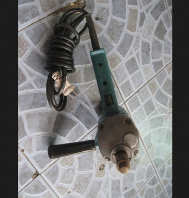 เครื่องขัดเงา ยี่ห้อ makita รุ่น 9218BL ขนาด 7" 860 วัตต์