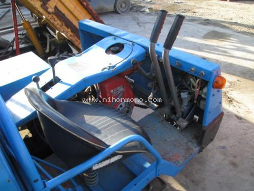 รถขนย้ายสินค้าพืชเกษตร รหัสสินค้า :13001451 MITSUBISHI รุ่น :AT52 (6ล้อ มีดั้ม) www.nihonmono.com