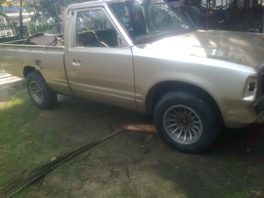 ขายนีสสัน 720 ทำสีใหม่ บางทั้งคัน ทะเบียน 56