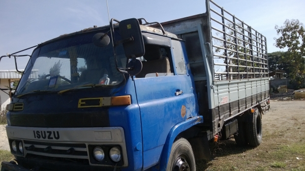 ISUZU 5.3เมตรกระบะคอกเหล็กแปปพื้นตรงเหล้กทั้งชุด ยางใหม่เอี่ยม หัวมีผุ