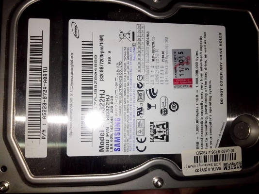 ขายเครื่อง DVR 4 CH HD 320 GB ประกันเหลือสายอีก 1 ม้วนอย่างยาว กล้อง1 ตัวใหม่