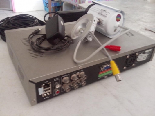 ขายเครื่อง DVR 4 CH HD 320 GB ประกันเหลือสายอีก 1 ม้วนอย่างยาว กล้อง1 ตัวใหม่