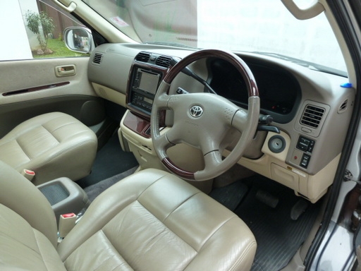 TOYOTA Granvia AT RWD 3.4 V6 ปี2000 TOYOTA Granvia AT RWD 3.4 V6 ปี2000