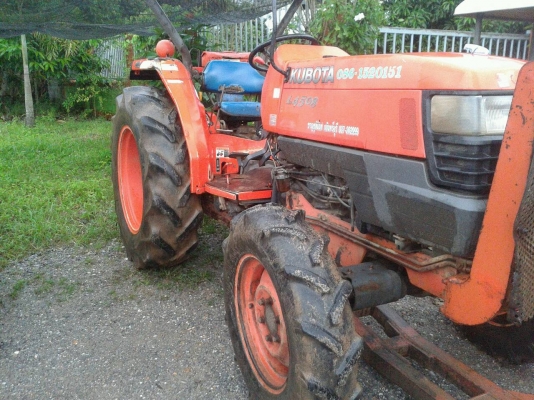 ขายรถไถ KUBOTA L4508 พร้อมดันหน้าช้าง สภาพเดิมๆไม่ต้องทำสีใหม่