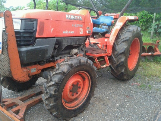 ขายรถไถ KUBOTA L4508 พร้อมดันหน้าช้าง สภาพเดิมๆไม่ต้องทำสีใหม่