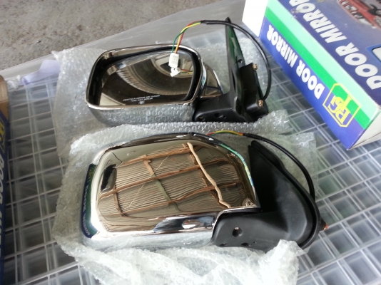 ขายกระจกมองข้างไฟฟ้าไทเกอร์d4d แท้ใหม่ครับ