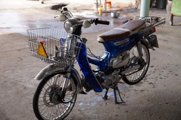 ขาย HONDA ดรีม แปลง C 70 สวย ๆ สีฟ้าเก็ด ทะเบียนพร้อมโอน ภาษี 2557