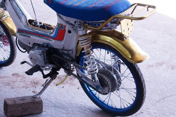 ขาย  HONDA ชาลี แต่งสวยมาก ชุบทั้งคัน เครื่อง NICE 110 คลัชมือ