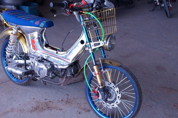 ขาย  HONDA ชาลี แต่งสวยมาก ชุบทั้งคัน เครื่อง NICE 110 คลัชมือ