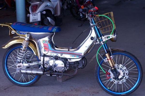 ขาย  HONDA ชาลี แต่งสวยมาก ชุบทั้งคัน เครื่อง NICE 110 คลัชมือ