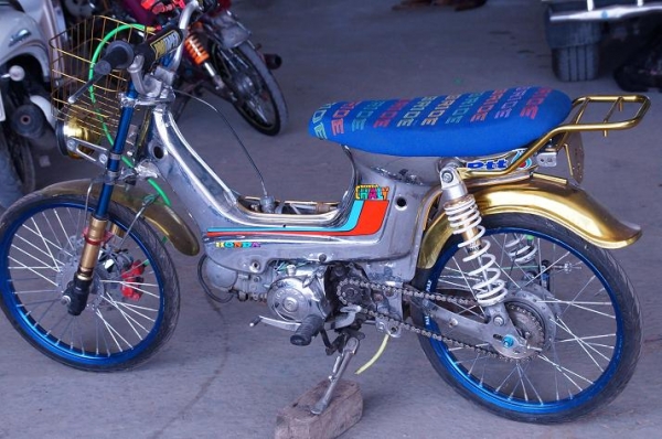 ขาย  HONDA ชาลี แต่งสวยมาก ชุบทั้งคัน เครื่อง NICE 110 คลัชมือ