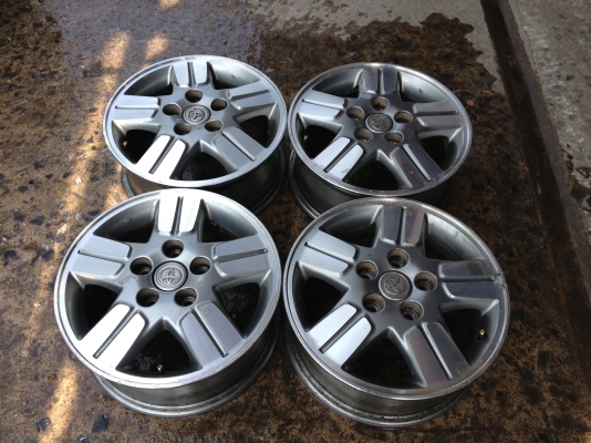 ล้อเเม็กซ์เดิม วีโก้ขอบ15" 5รู114 สภาพโอเคร ขายยกชุด 4,000 บาท