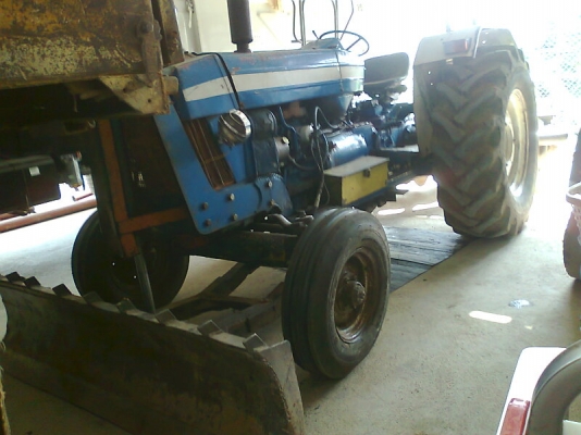 FORD 6610 มีทะเบียนครบ มีใบดันหน้า มีผาน 7