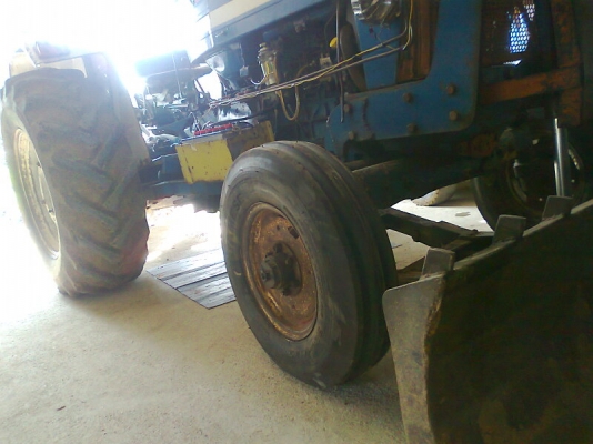 FORD 6610 มีทะเบียนครบ มีใบดันหน้า มีผาน 7