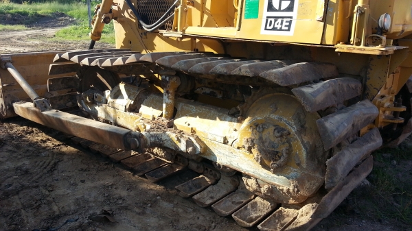 ขายด่วน รถแทรกเตอร์ CAT D4E สภาพสวยพร้อมใช้