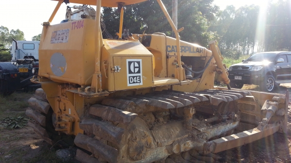 ขายด่วน รถแทรกเตอร์ CAT D4E สภาพสวยพร้อมใช้