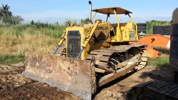 ขายด่วน รถแทรกเตอร์ CAT D4E สภาพสวยพร้อมใช้