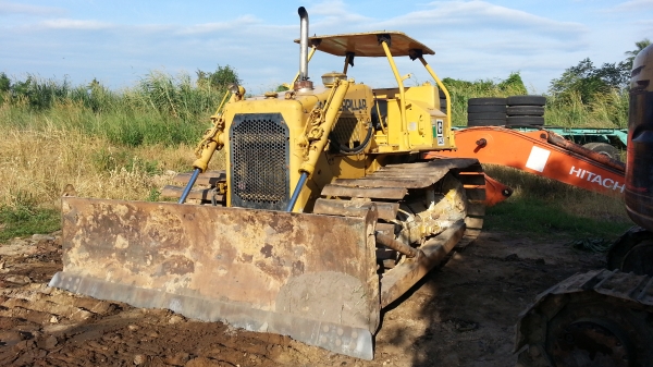 ขายด่วน รถแทรกเตอร์ CAT D4E สภาพสวยพร้อมใช้