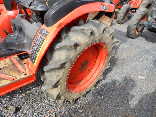 ขายแทรคเตอร์ KUBOTA B2420 เครื่องดี ยางสวย ขายตามสภาพ ขายแทรคเตอร์ KUBOTA B2420 เครื่องดี ยางสวย ขายตามสภาพ