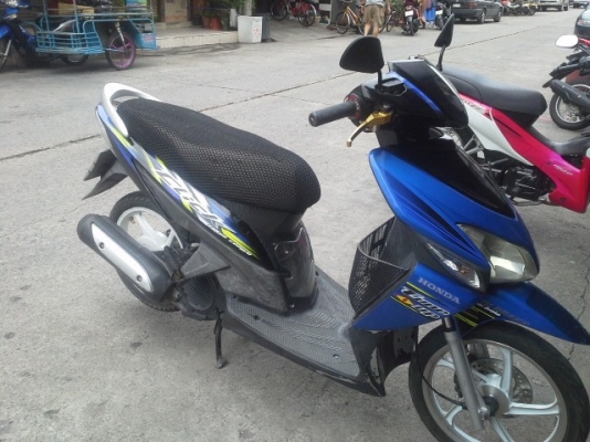 ขายด่วน click ปี 50 ล้อแม็กซ์ขาว สีน้ำเงิน ดำ เครื่องเดิมๆแน่นๆ มีเล่ม เอกสารครบ