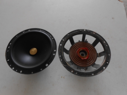 ลำโพง 6 นิ้ว MB QUART กระดุมทอง