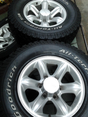 Max เล็บเหยี่ยว + BF All 265/70/16 ถูกๆ 1ชุด